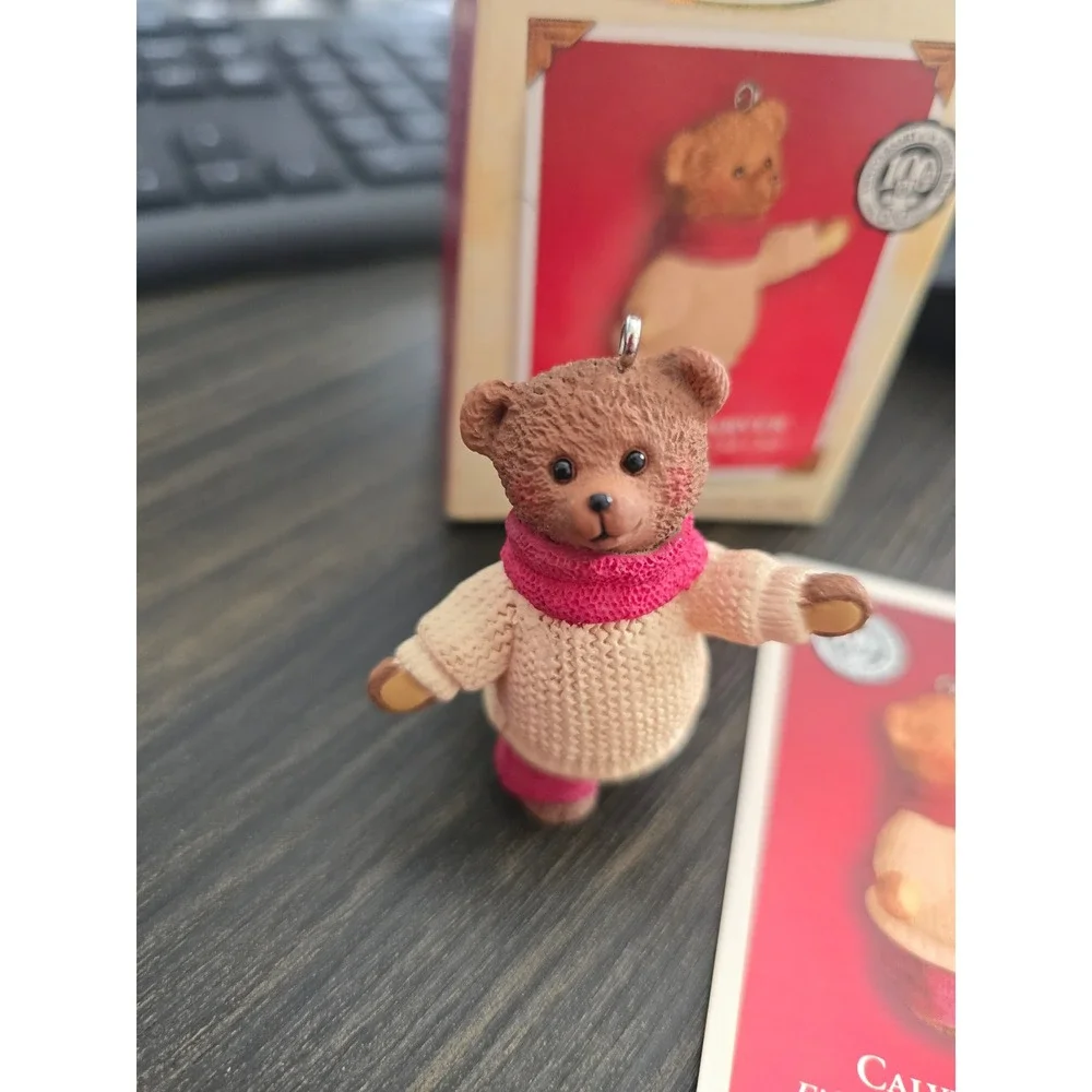 Hallmark Keepsake Ornament 2002 Calvin Carver Snow Cub Club Bear Fifth in Series